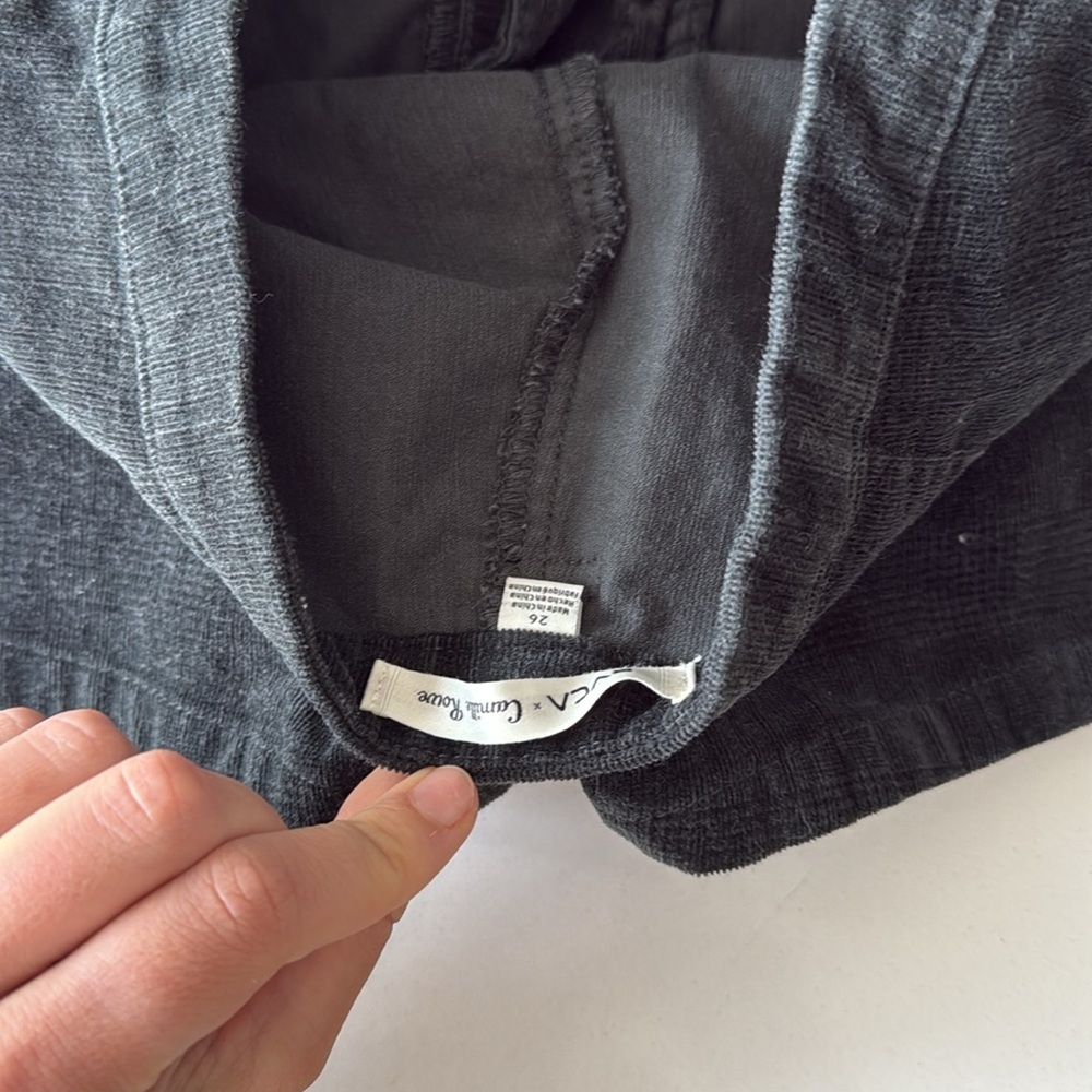 RVCA shorts size 26 - Picture 3 of 3